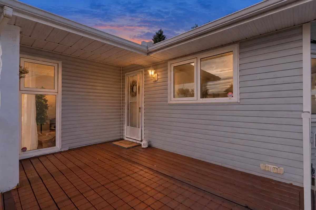48 Strathclair Rise SW, Calgary, Alberta T3H1G4 For Sale | HouseSigma