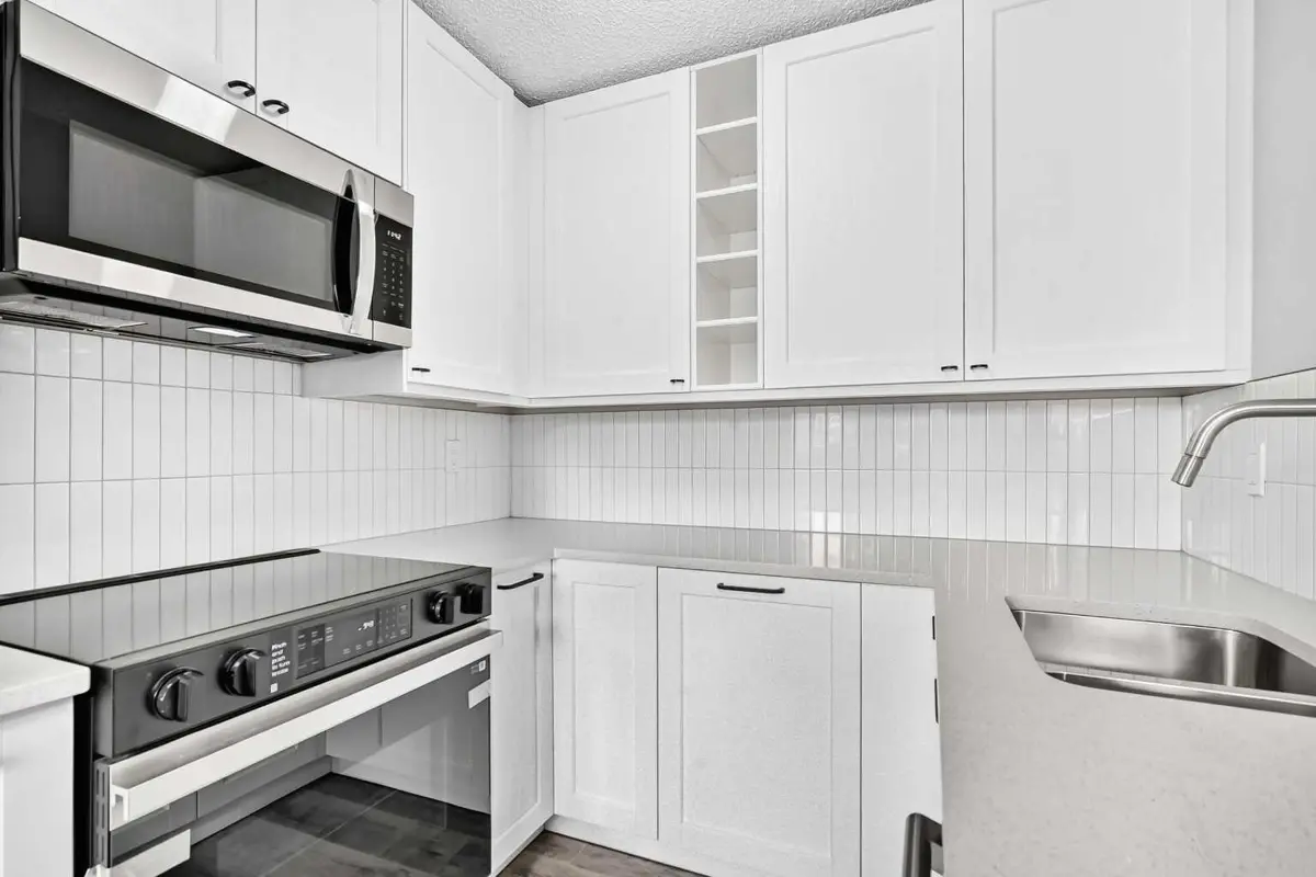 195 Manora Place NE, Calgary, Alberta T2X7A5 For Sale | HouseSigma