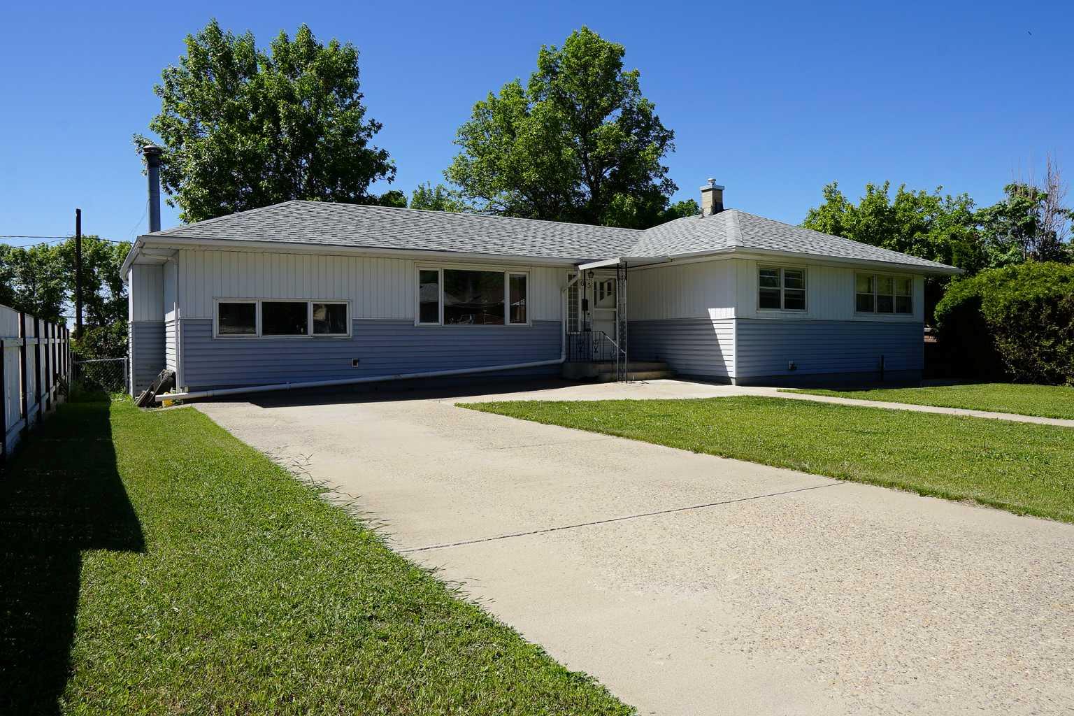 615 11 Street SW, Medicine Hat, Alberta T1A4T2 For Sale HouseSigma