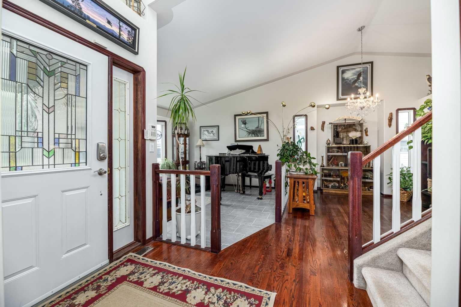 42 Osmond Close, Red Deer, Alberta T4N6Y1 For Sale HouseSigma