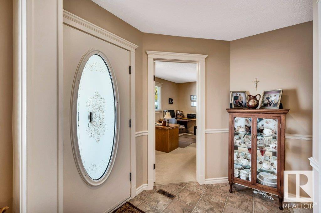 10 BUTTERFIELD Crescent, St. Albert, Alberta T8W2W7 For Sale HouseSigma