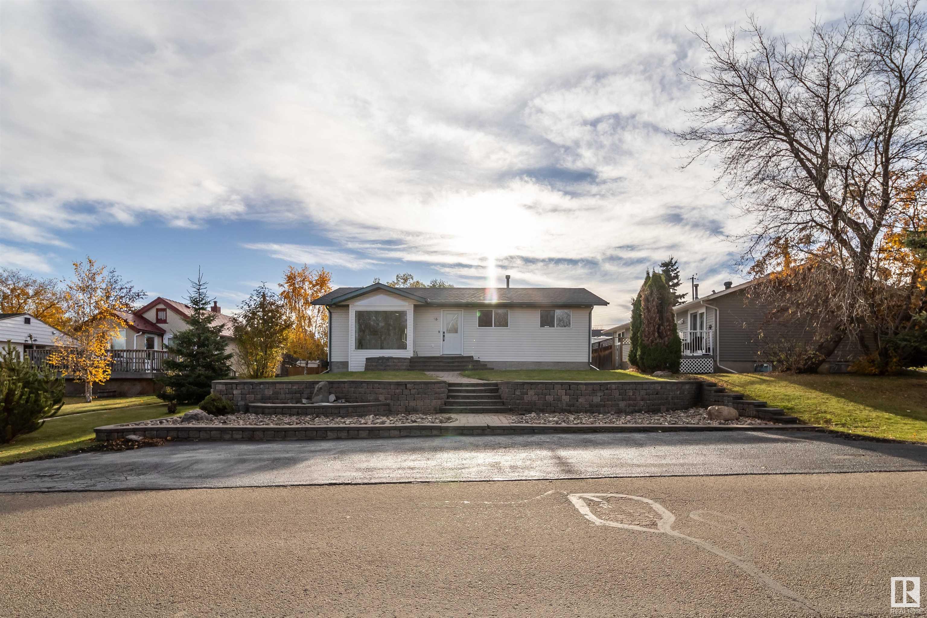 15 MAIN Street, Ardrossan, Alberta T8A2A2 For Sale HouseSigma