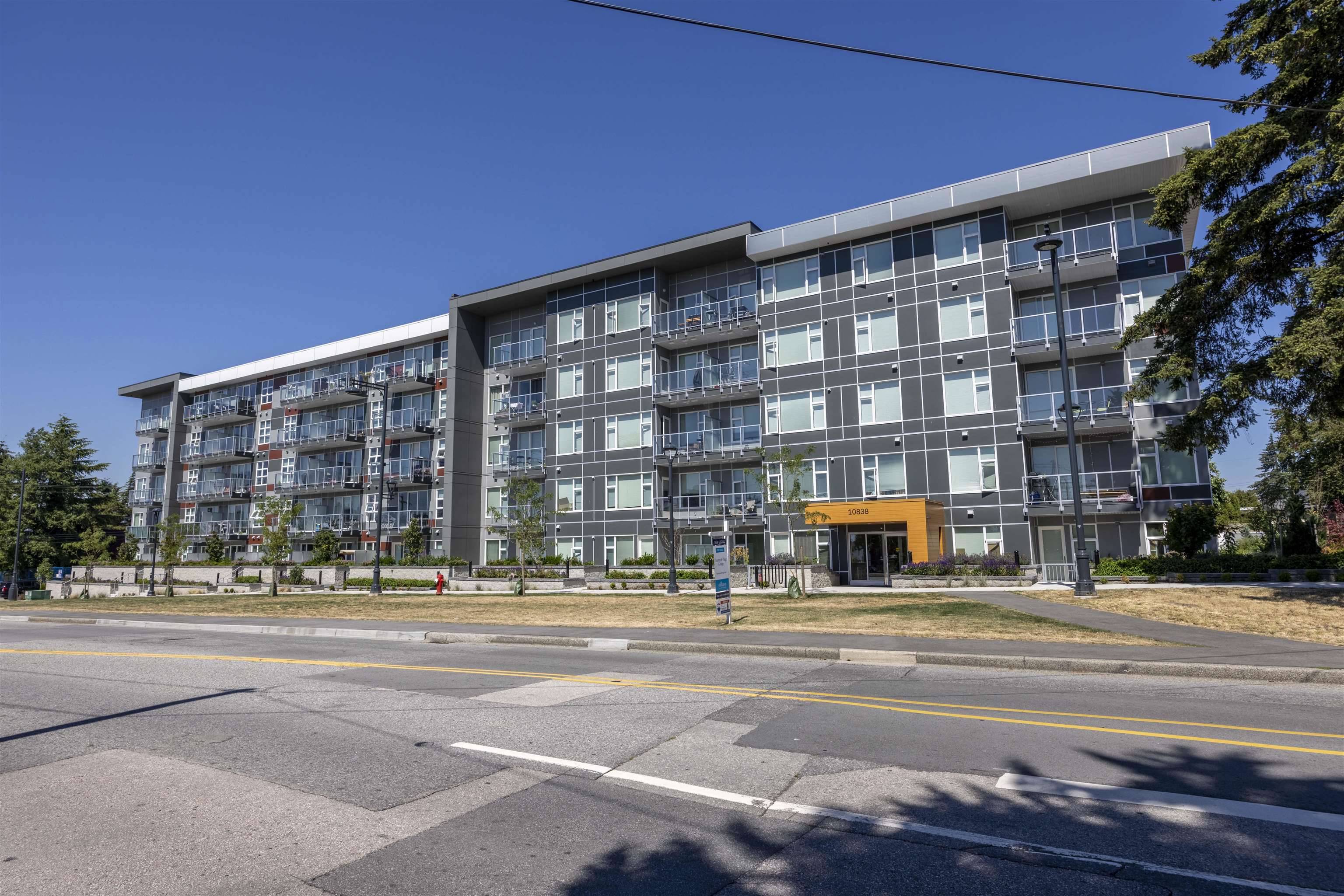 101 10838 WHALLEY BOULEVARD, Surrey, BC Apartment/Condo Sold price