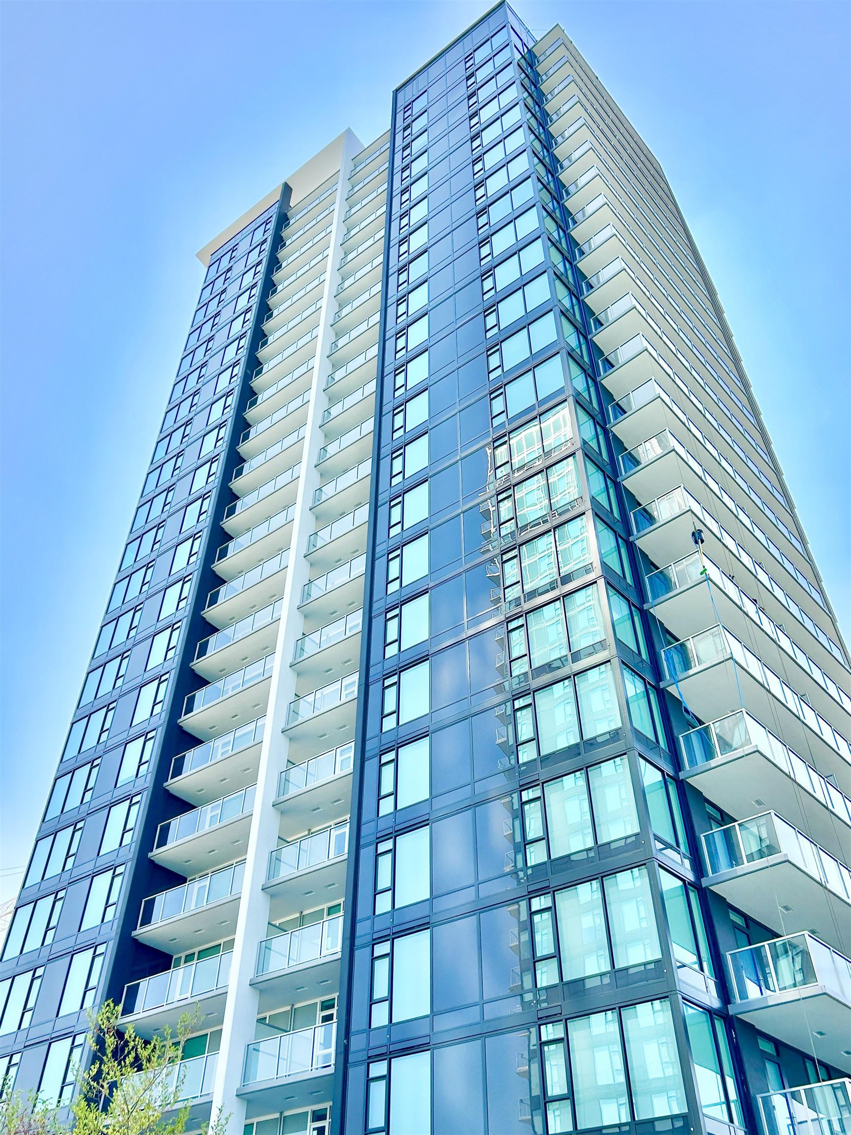 1105 308 ALDERSON AVENUE, Coquitlam, British Columbia V3K0J2 For Sale