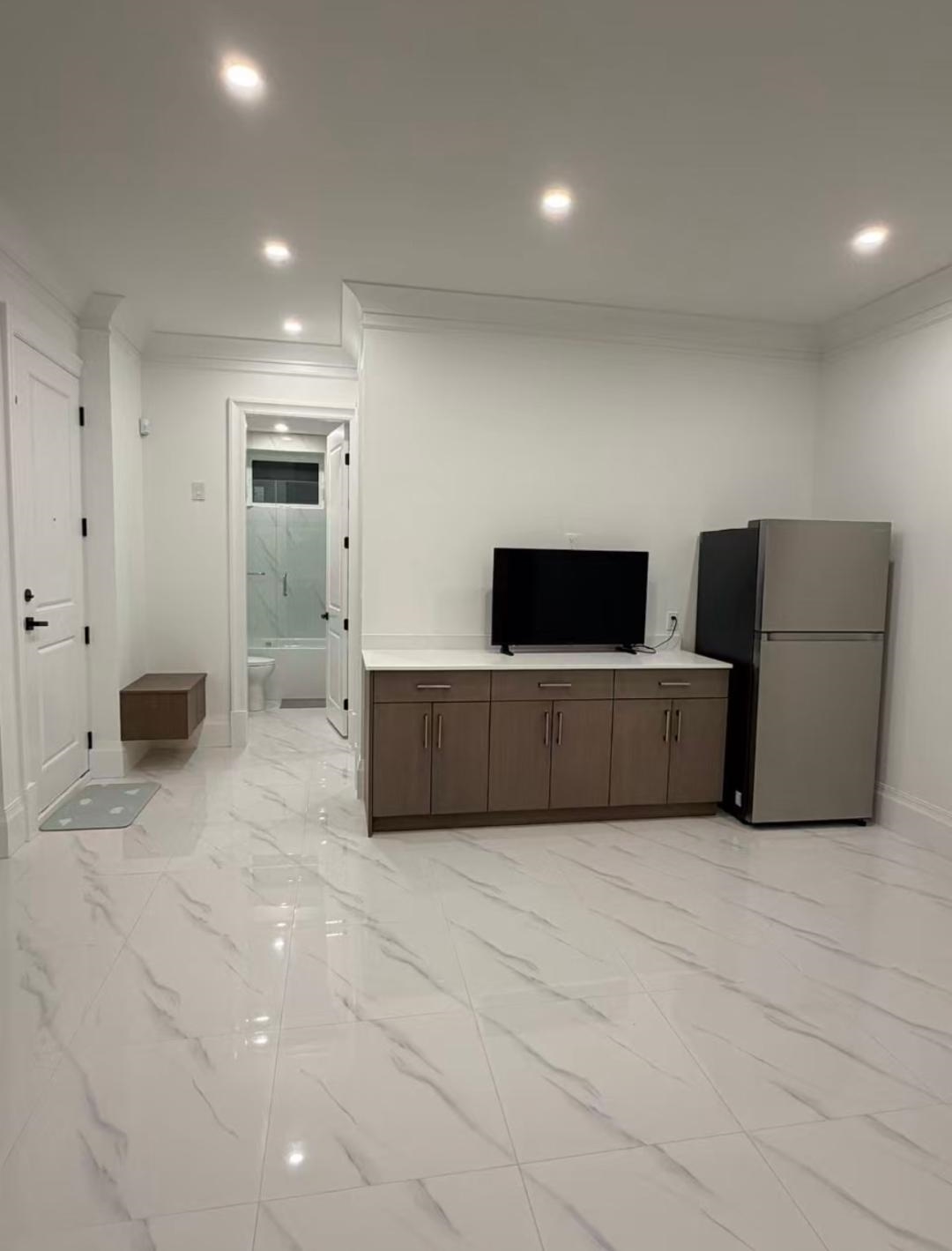 402 west 24 Street, North Vancouver 4