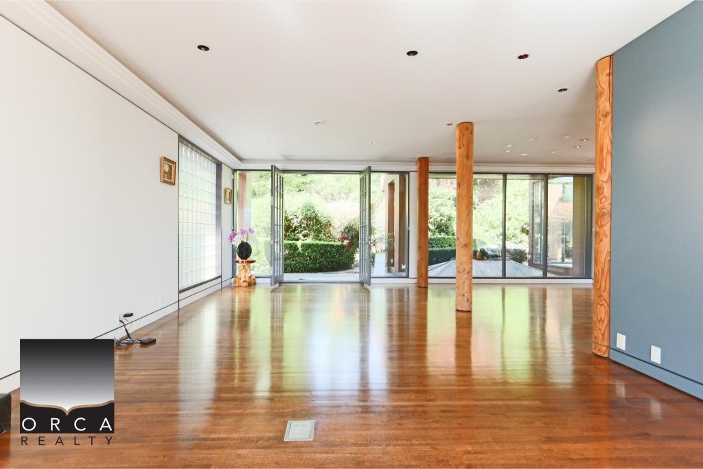 687 Beachview Drive, North Vancouver 3