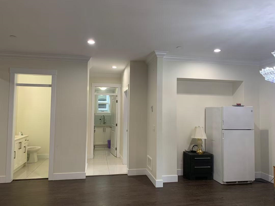 Unit Ground Level - 13766 North Bluff Road, Surrey 3