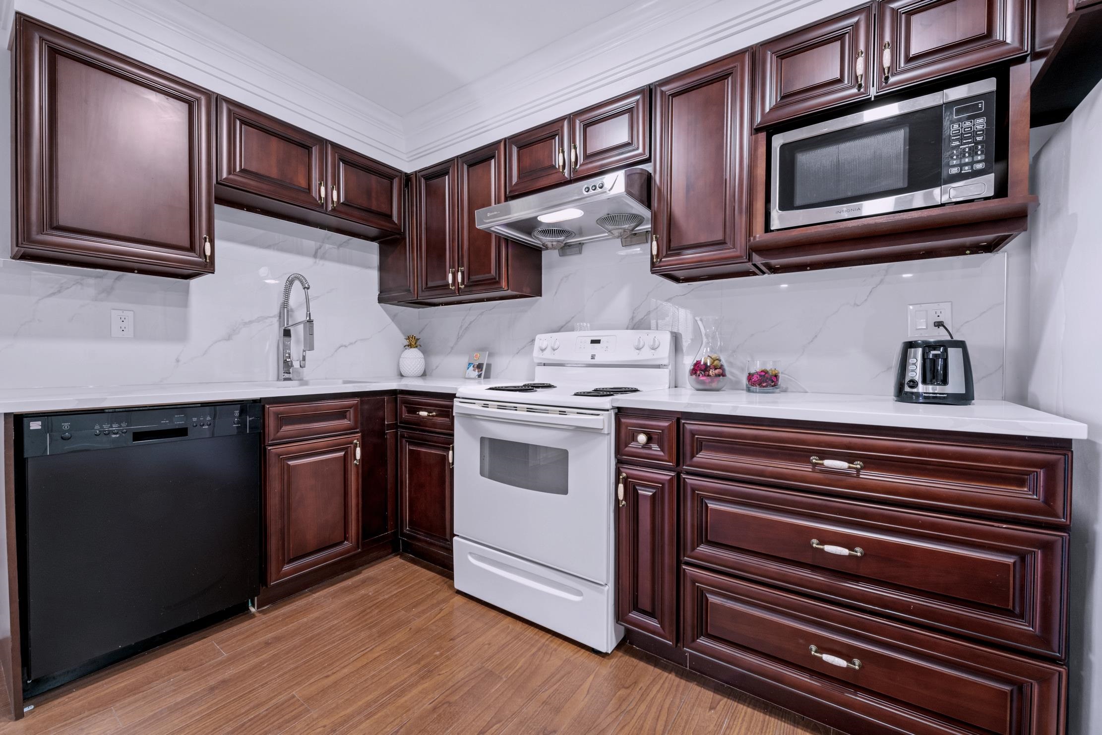1xxx Charland Avenue, Coquitlam 2