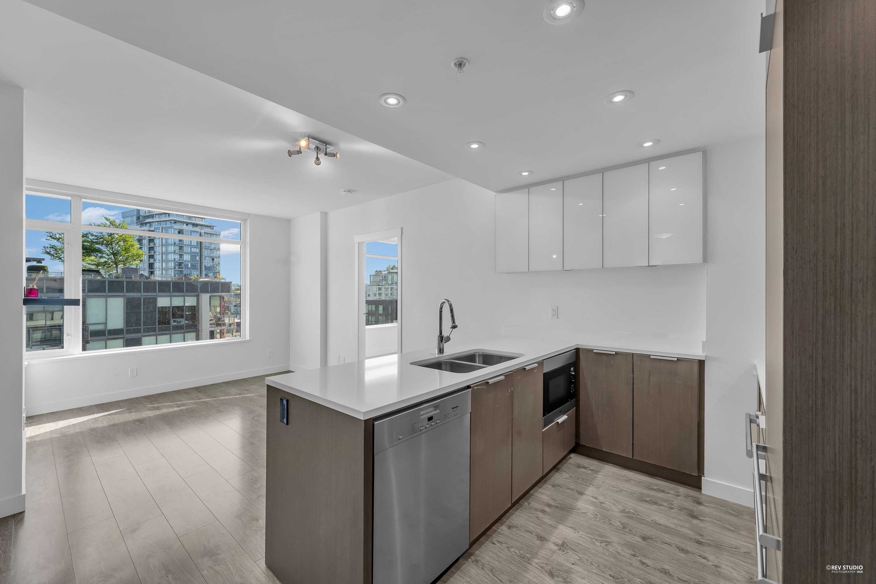 Unit 1801 - 110 Switchmen Street, Vancouver 3