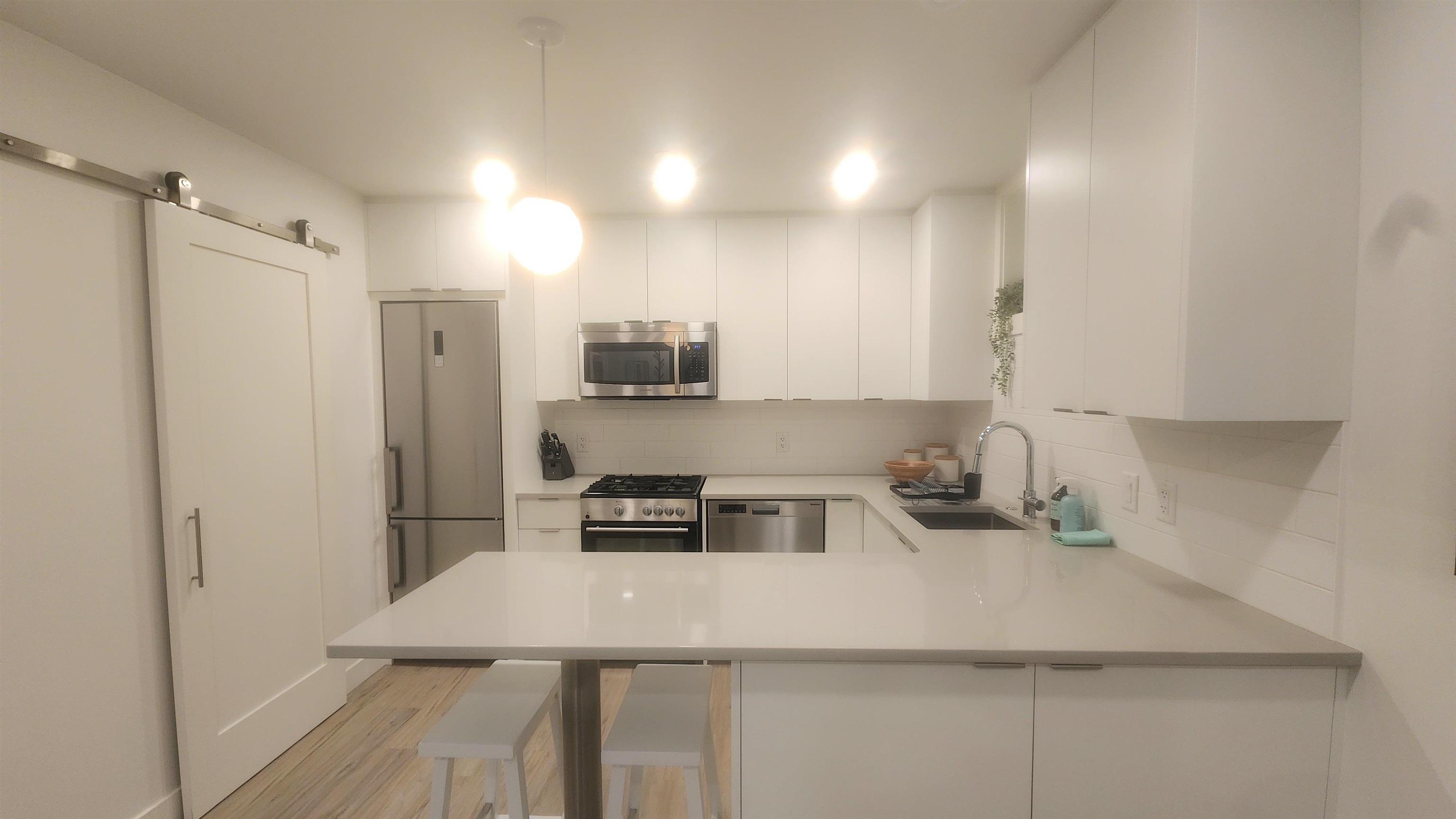 Unit 1 Bdrm suite - 163 20th Avenue W, Vancouver 3