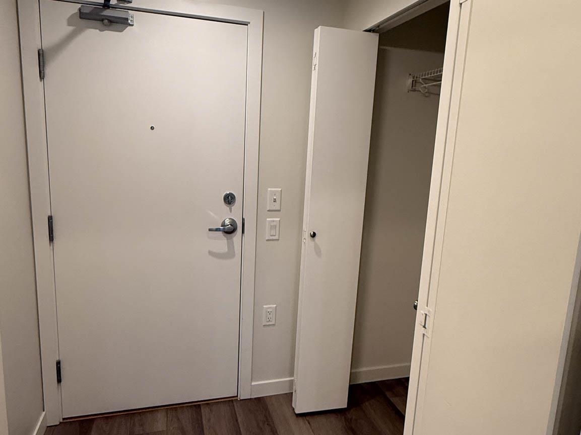 Unit 204 - 3588 Hull Street, Vancouver 3