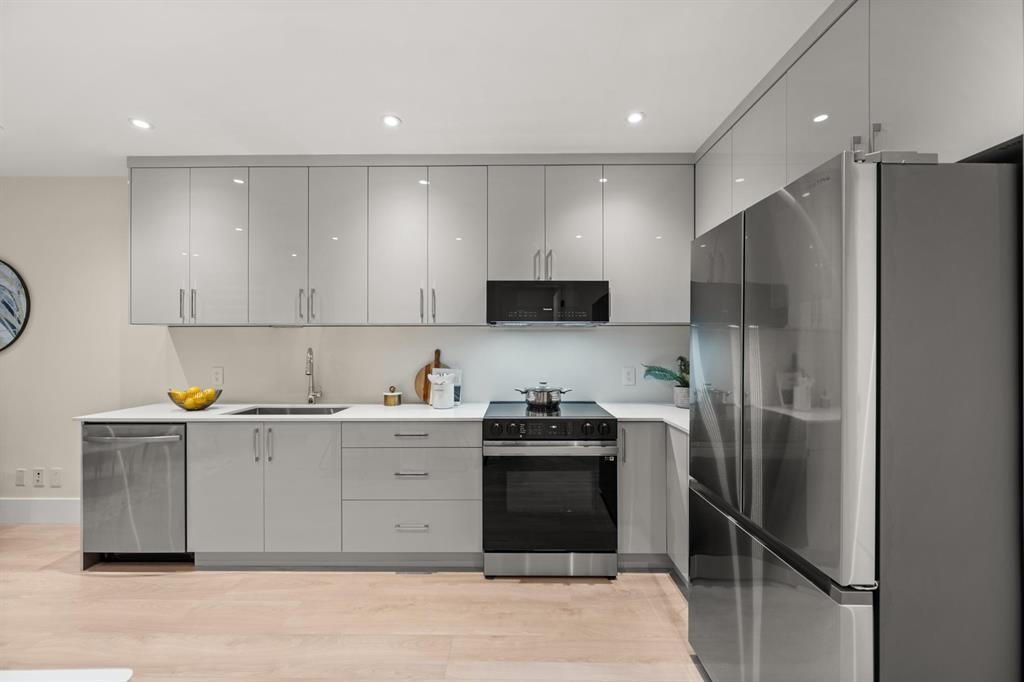 Unit Suite - 324 18th Street E, North Vancouver 3