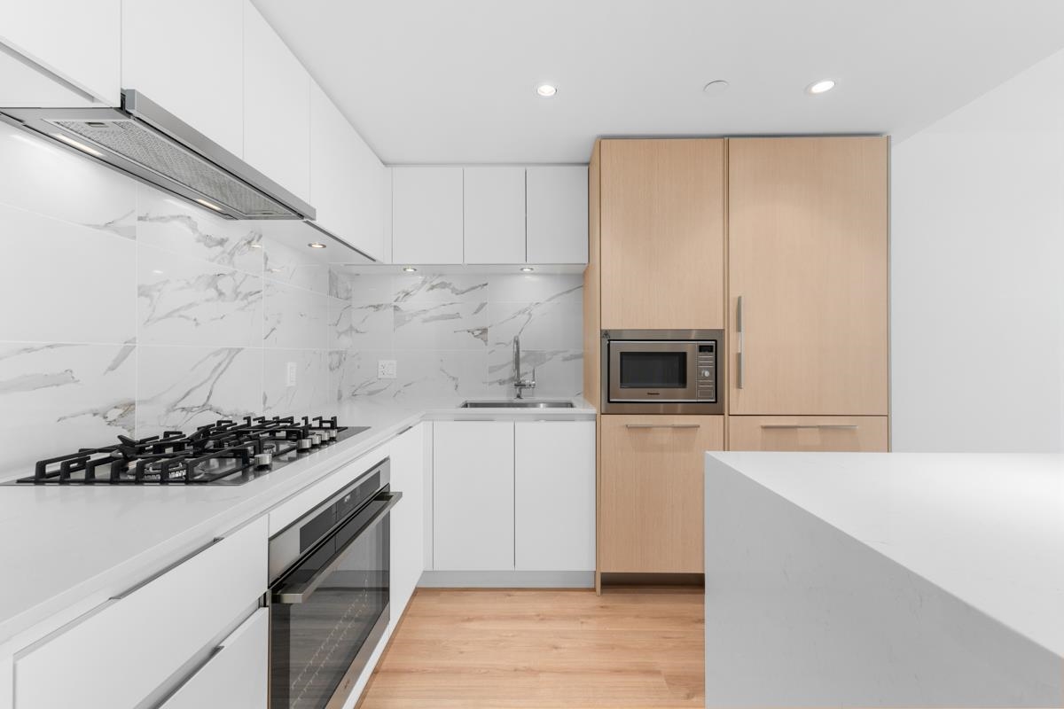 Unit 1208 - 1500 Fern Street, North Vancouver 2