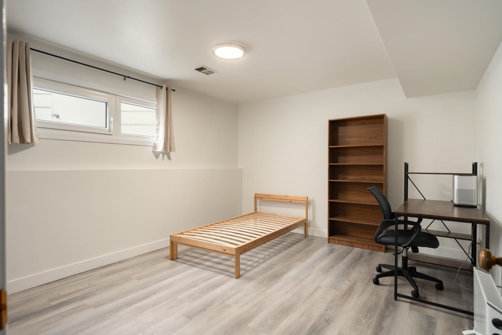 Unit Basement - 4769 Haggart Street, Vancouver 4