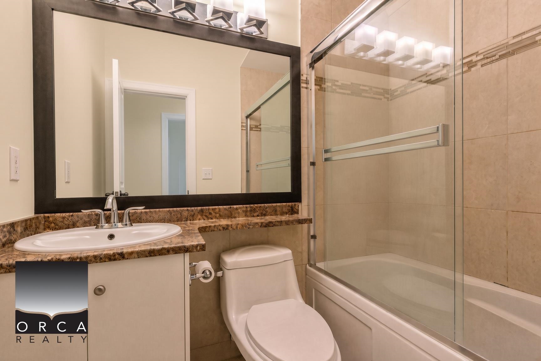 2572 E 2nd Avenue, Vancouver 5