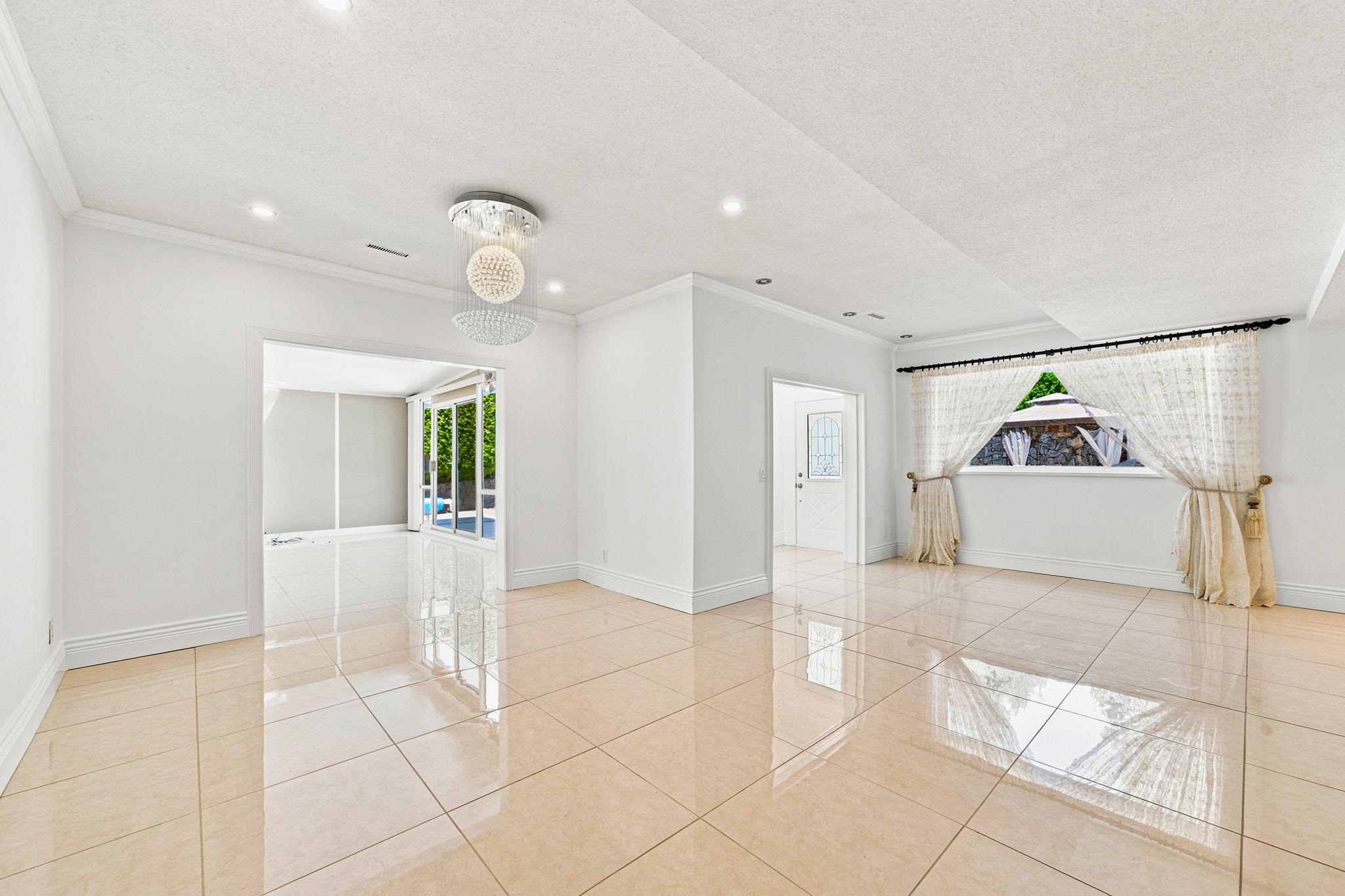 Unit B - 5553 Nancy Greene Way, North Vancouver 4
