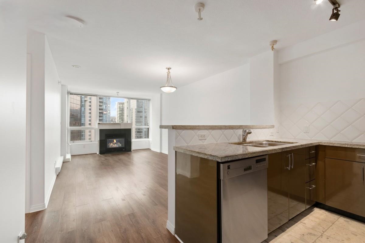 Unit 1703 - 1328 Pender Street W, Vancouver 3