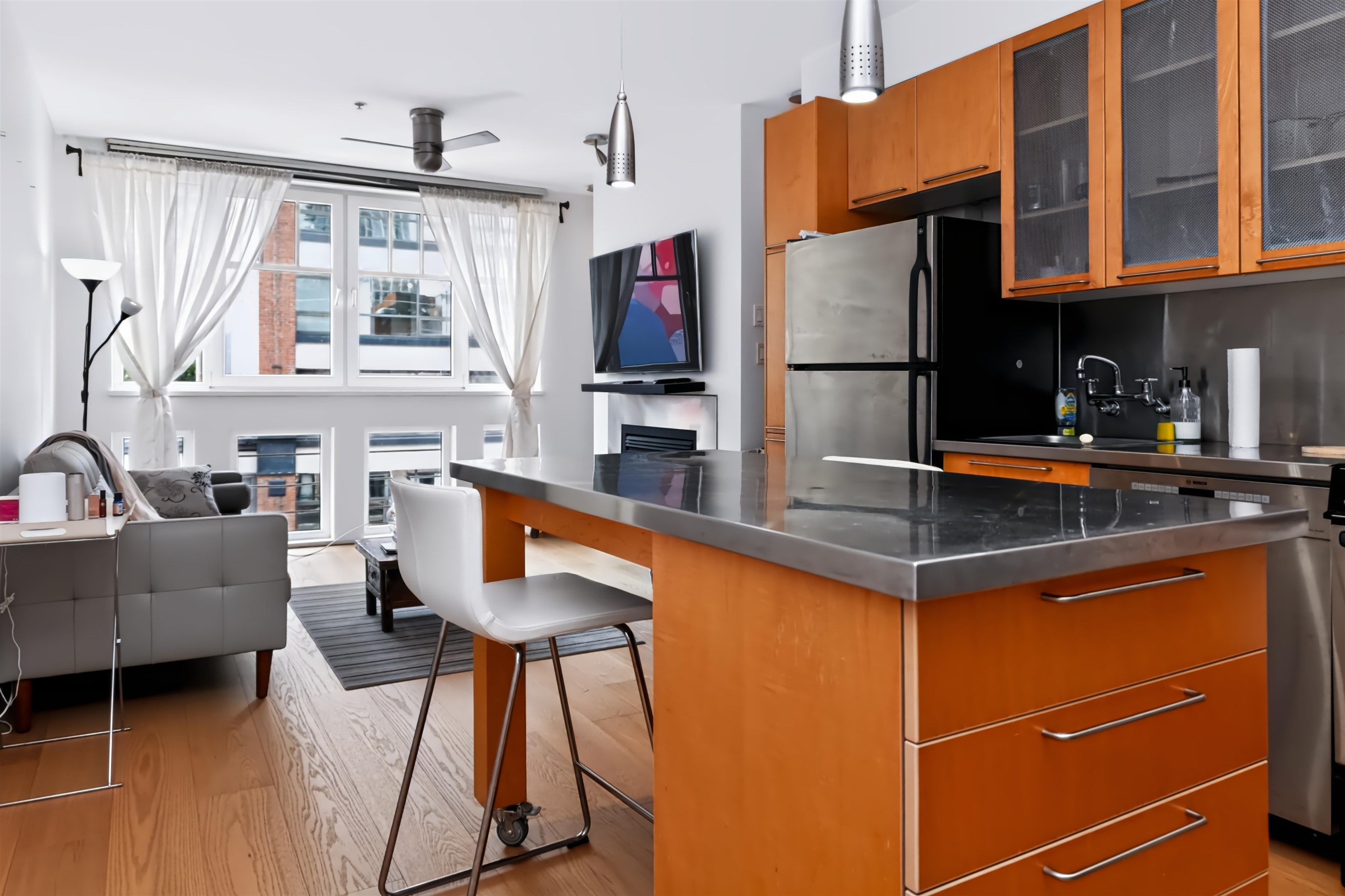 Unit 405 - 1072 Hamilton Street, Vancouver 5