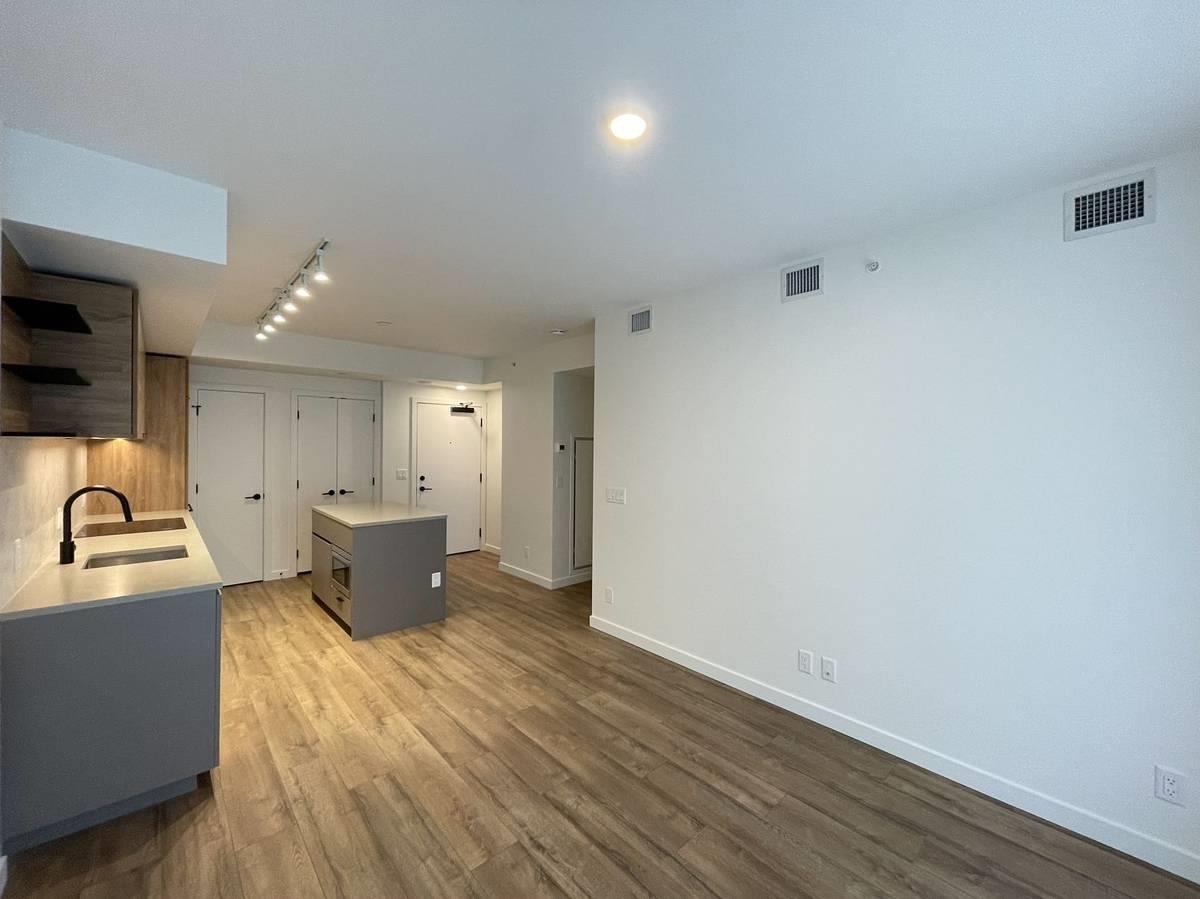 Unit 7XX - 10448 University Dr, Surrey 4