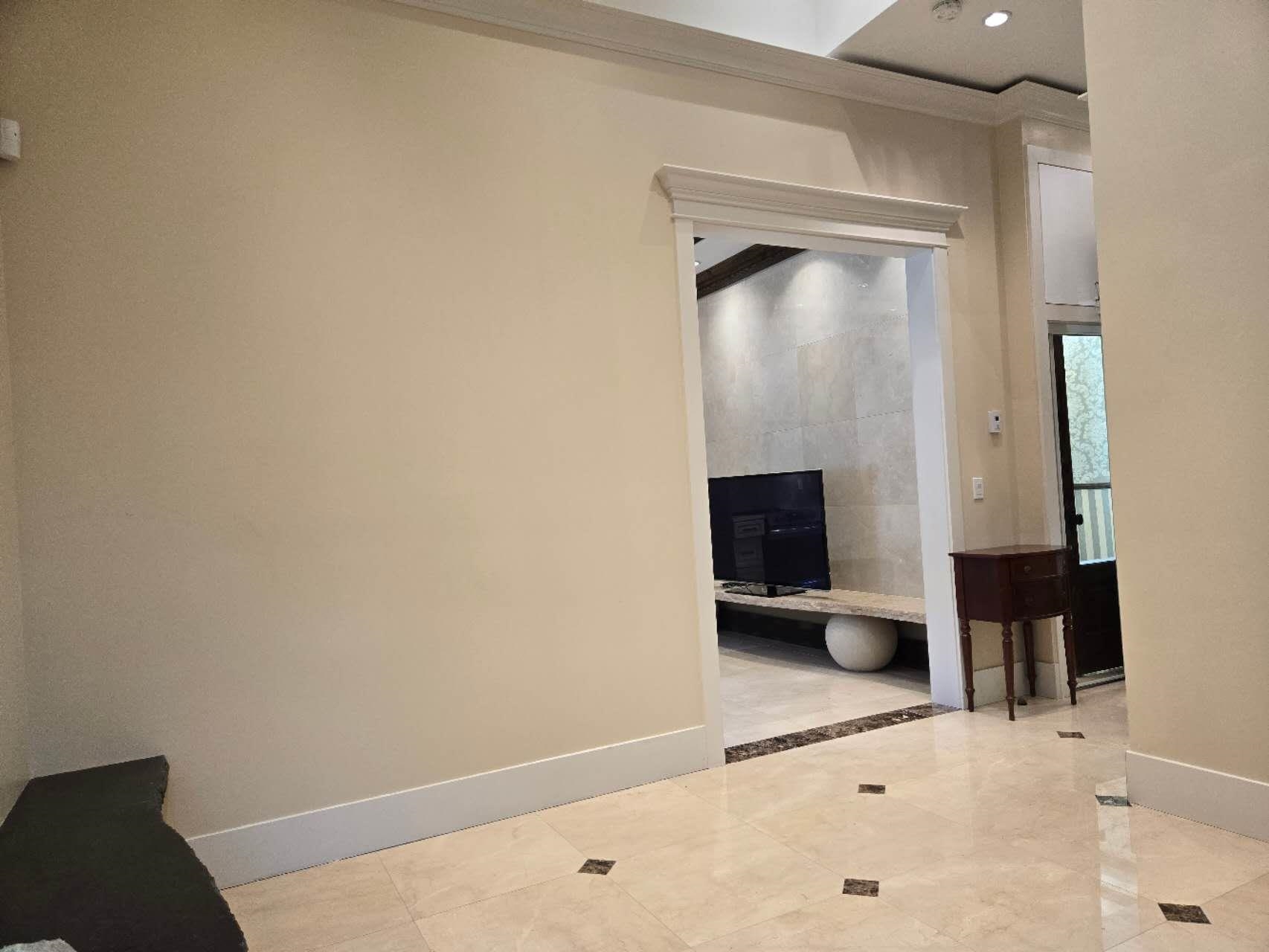 Unit Suite - 34xx Lamond Avenue, Richmond 4