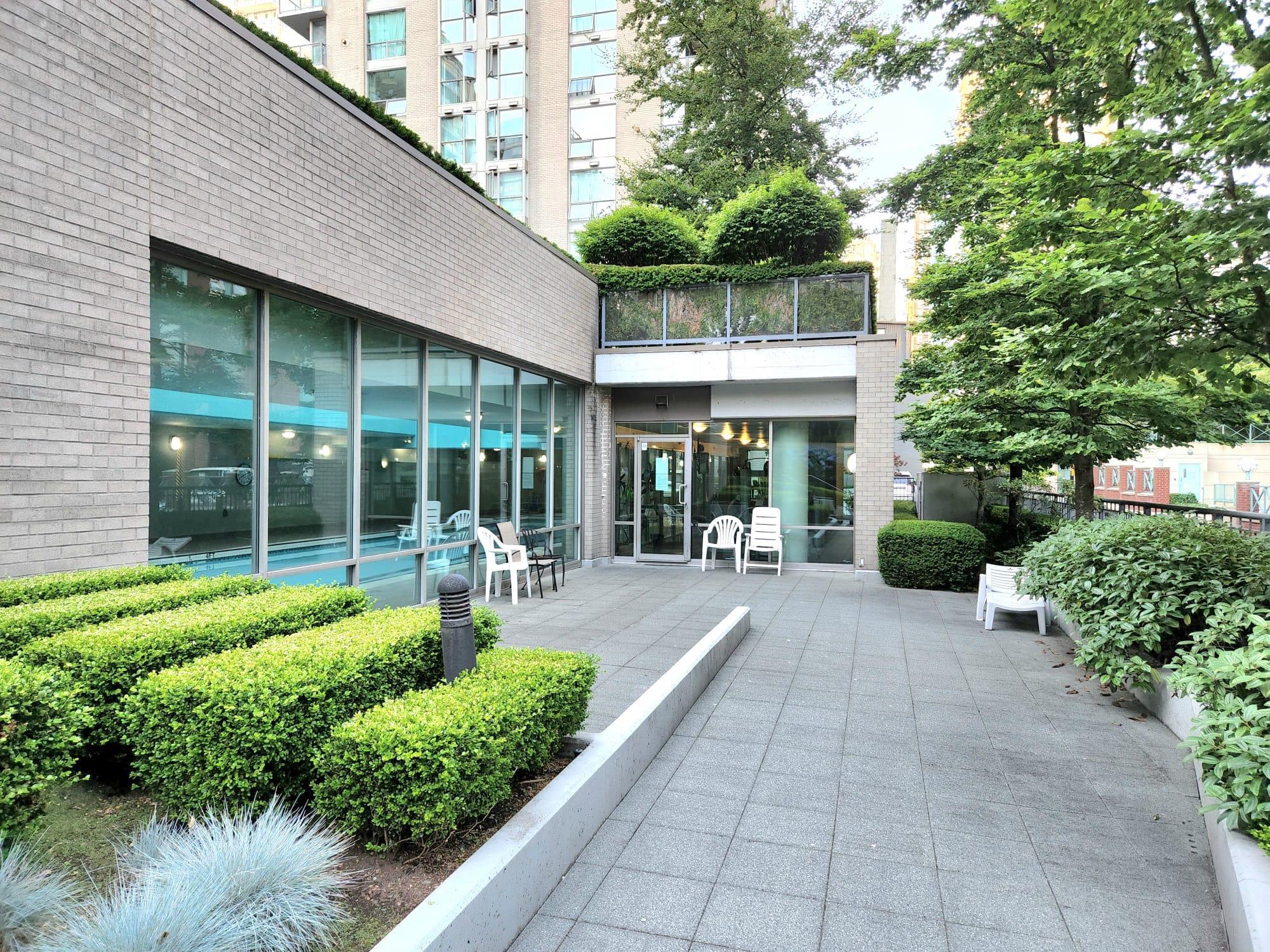 Unit 702 - 928 Richards Street, Vancouver 2