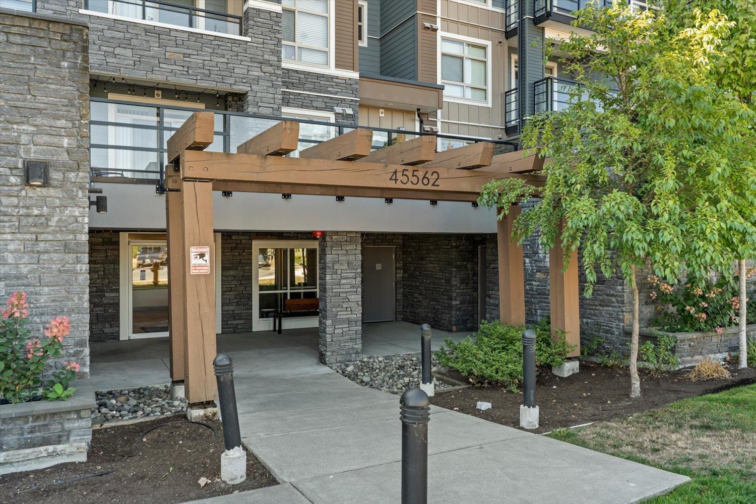 Unit 203 - 45562 Airport Road, Chilliwack 2