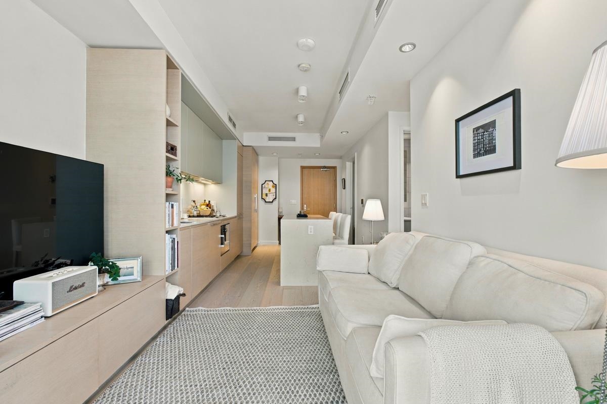 Unit 3703 - 1289 Hornby St, Vancouver 3