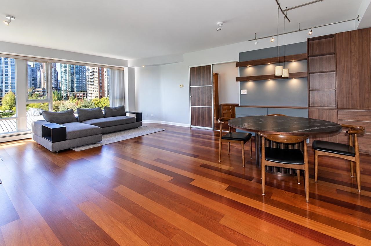 Unit 702 - 1383 Marinaside Crescent, Vancouver 5