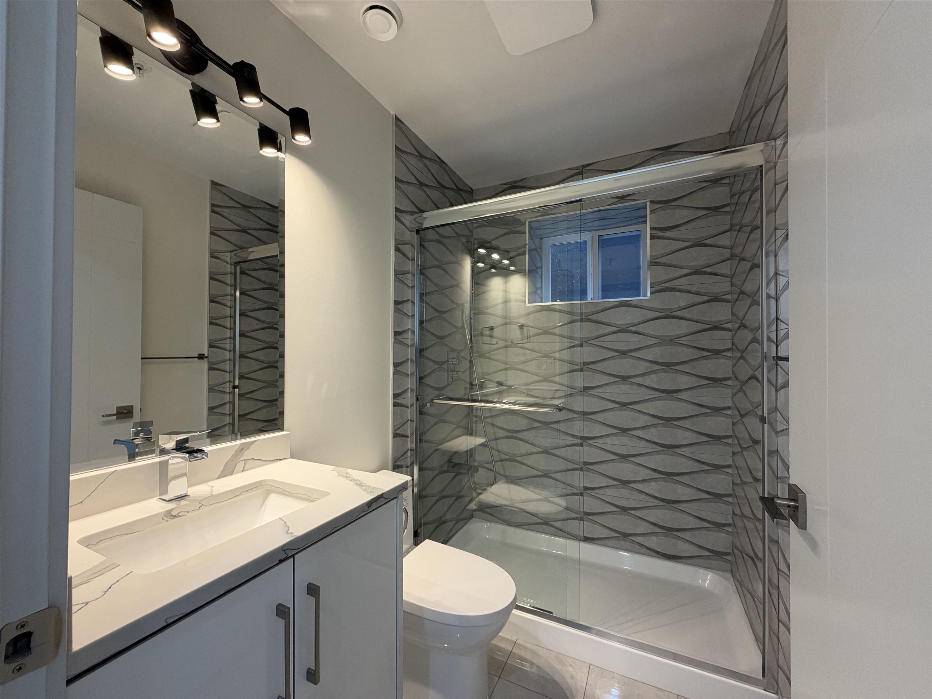 Unit 2 - 1052 E 50th Avenue, Vancouver 5