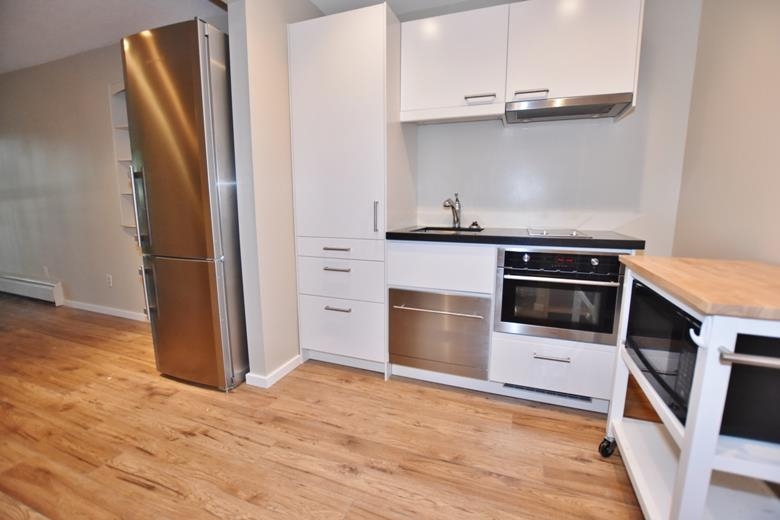 Unit 203 - 1950 8th Avenue W, Vancouver 3