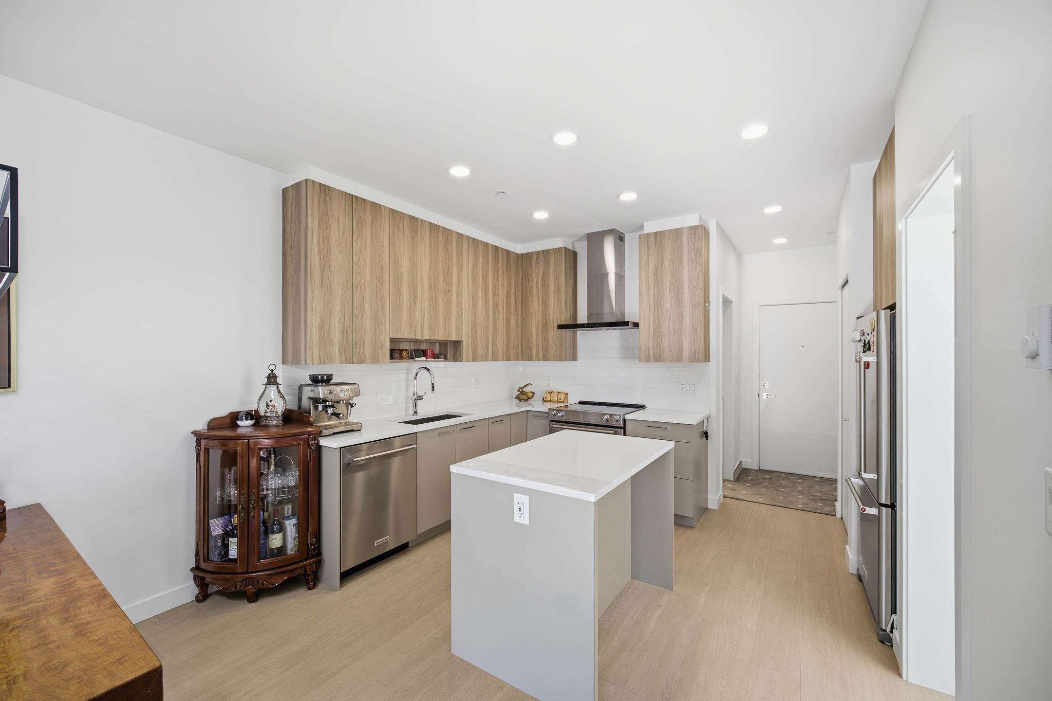 Unit 3xx - 7588 16th Street, Burnaby 2