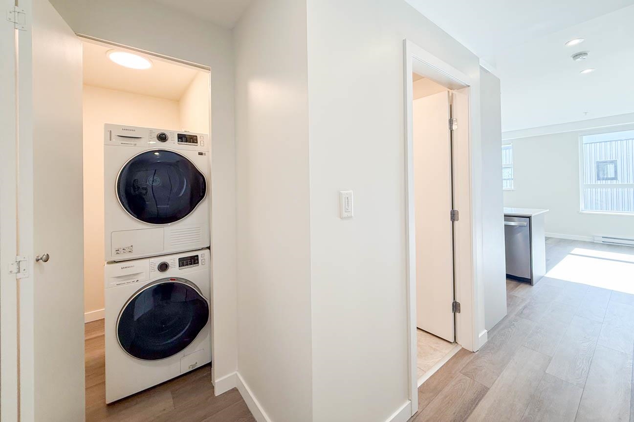 Unit 306 - 3588 Hull Street, Vancouver 3