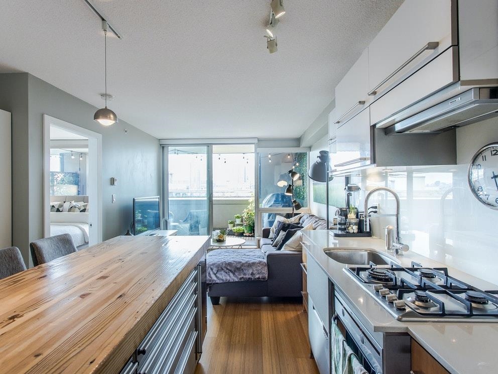 Unit 605 - 718 Main Street, Vancouver 2