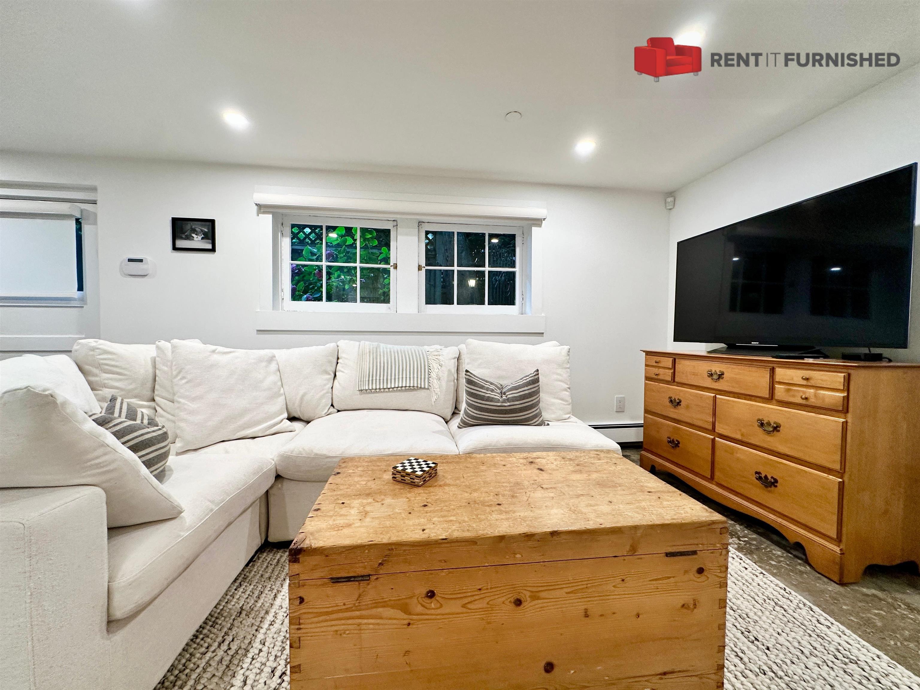 2036 15th Avenue W, Vancouver 2