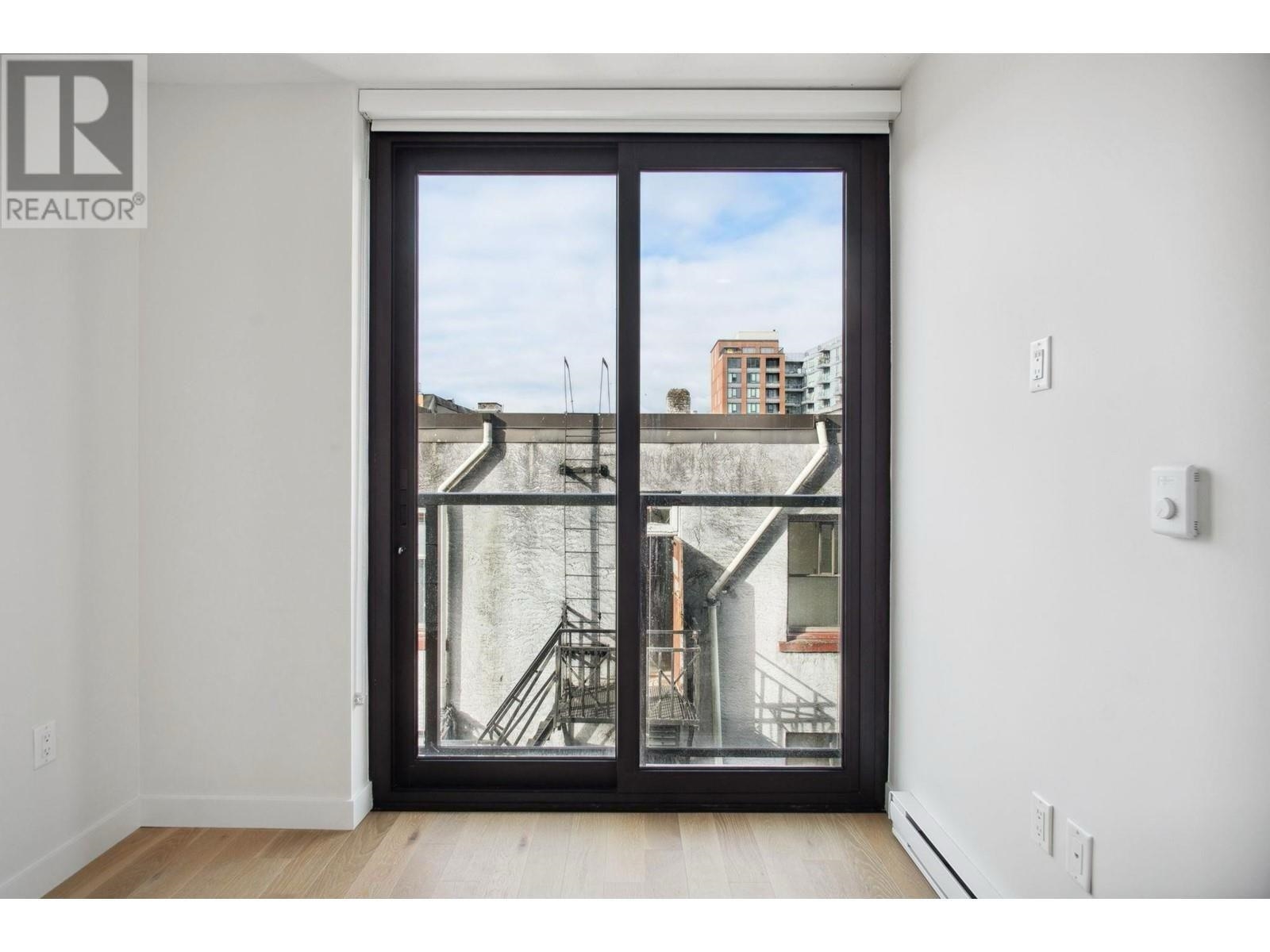 Unit 502 - 239 Keefer Street, Vancouver 5
