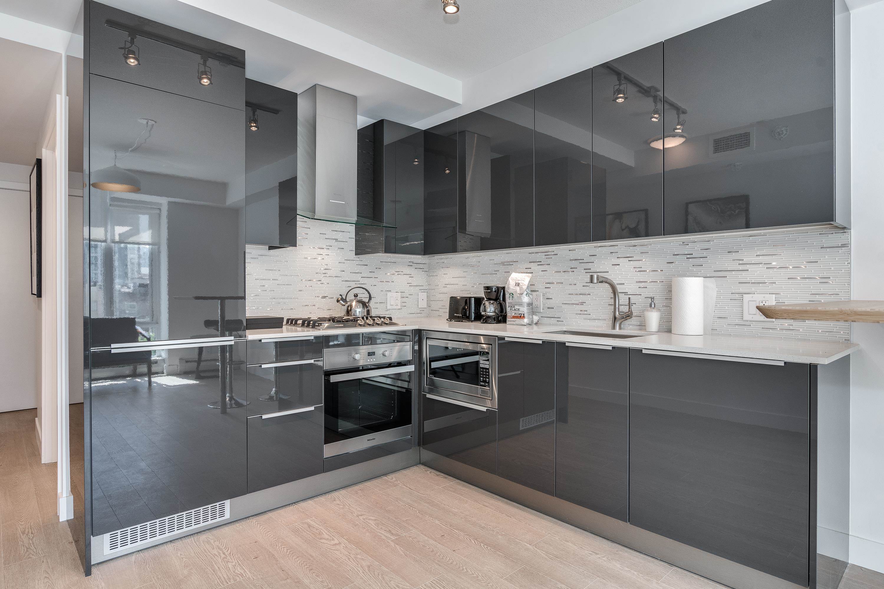 Unit 605 - 1283 Howe Street, Vancouver 4