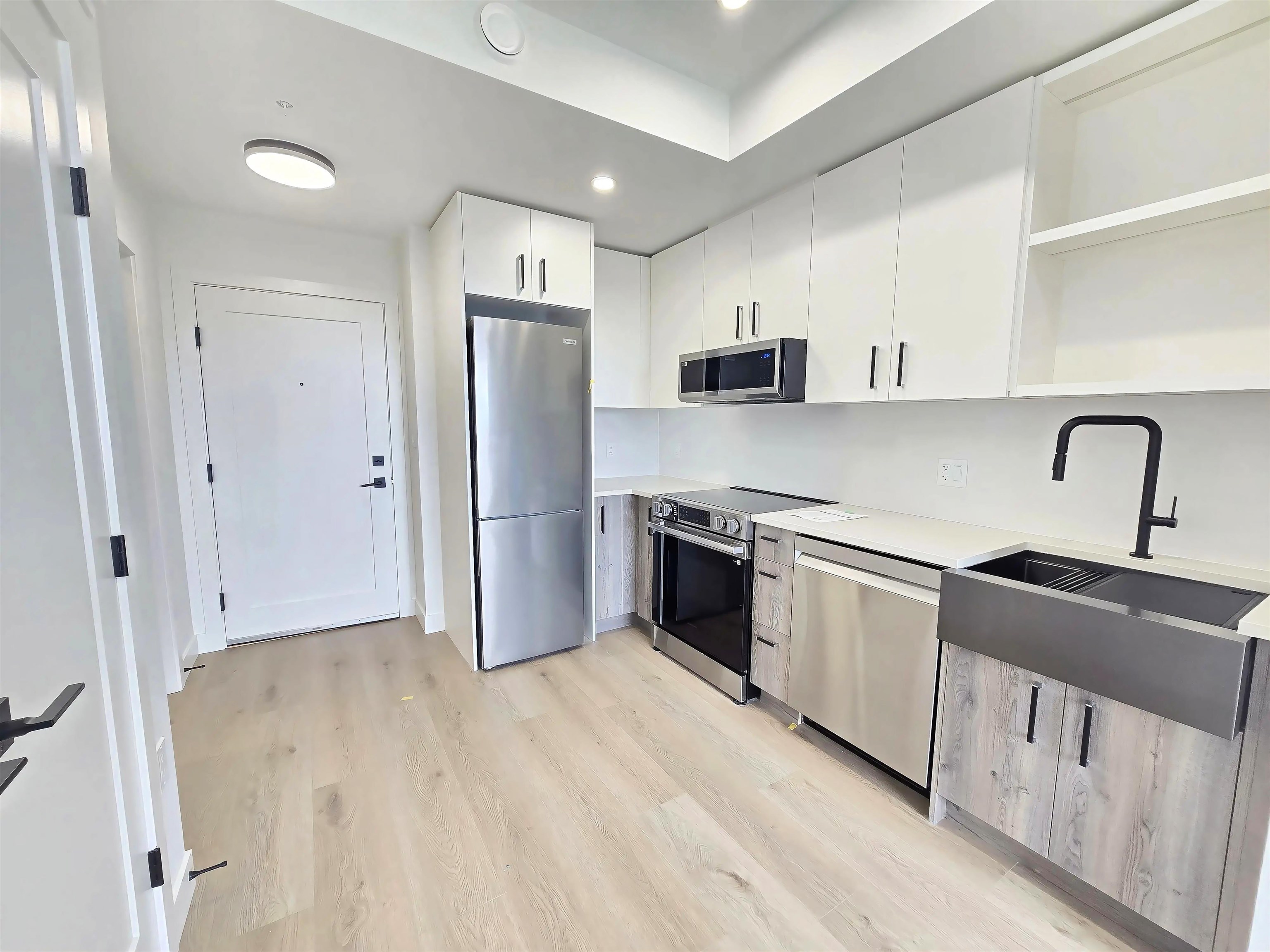Unit 414 - 10405 147 Street, Surrey 3