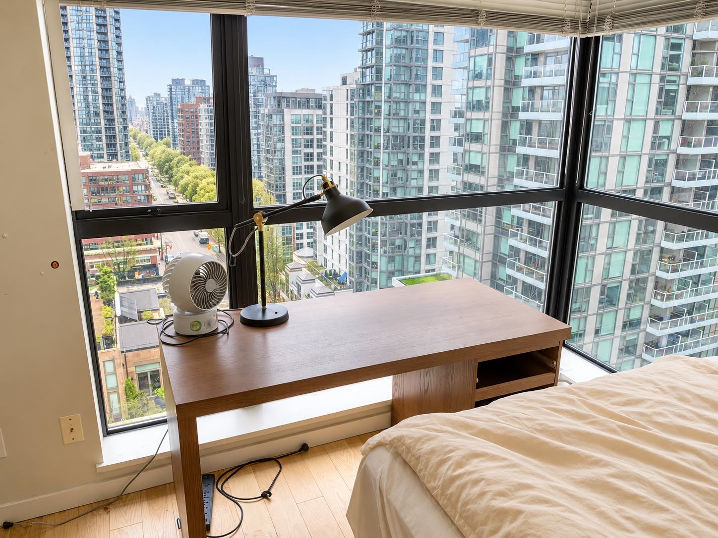 Unit 15xx - 1295-Main bedroom Richards Street, Vancouver 4