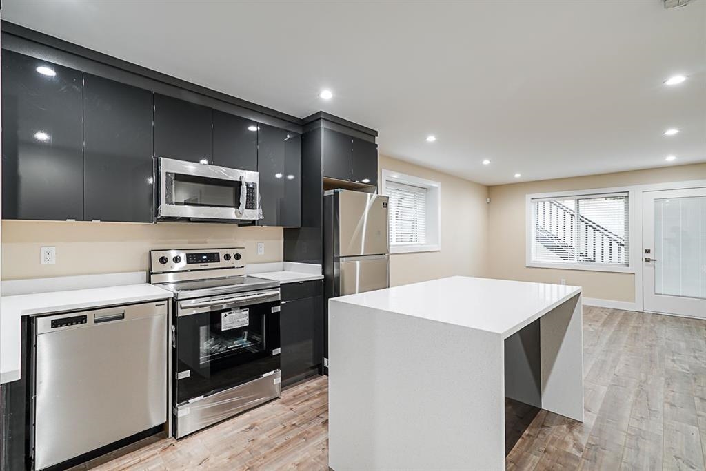 Unit Basement - 17XX Howard Avenue, Burnaby 3