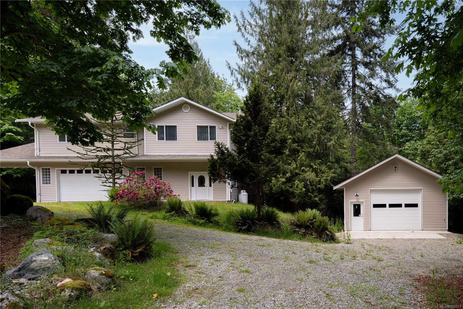 8385 Beaver Rd, Lake Cowichan, British Columbia V0R2G0 For Sale