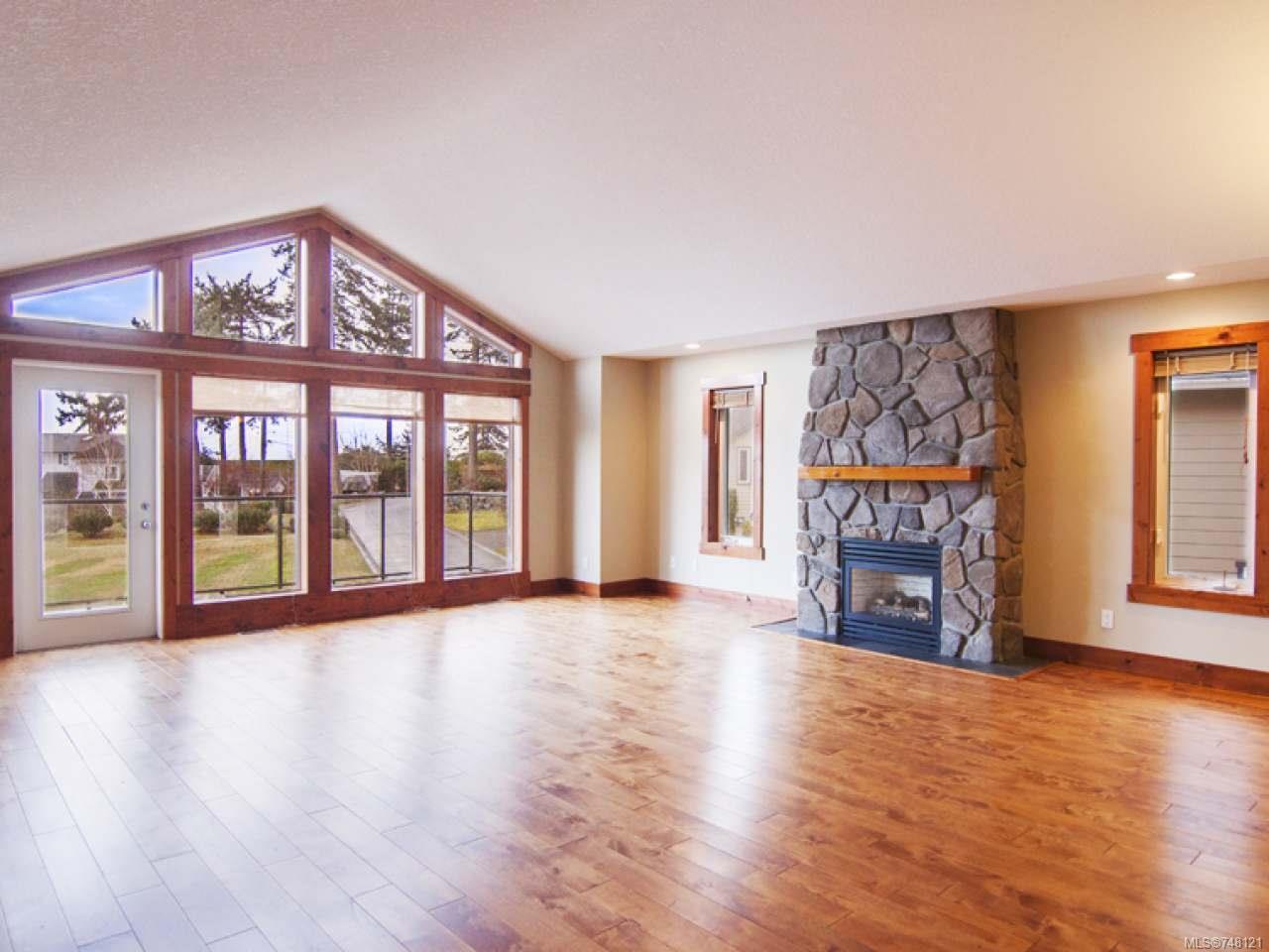 4 4320 Garrod Rd, Bowser, British Columbia V0R1G0 Sold History